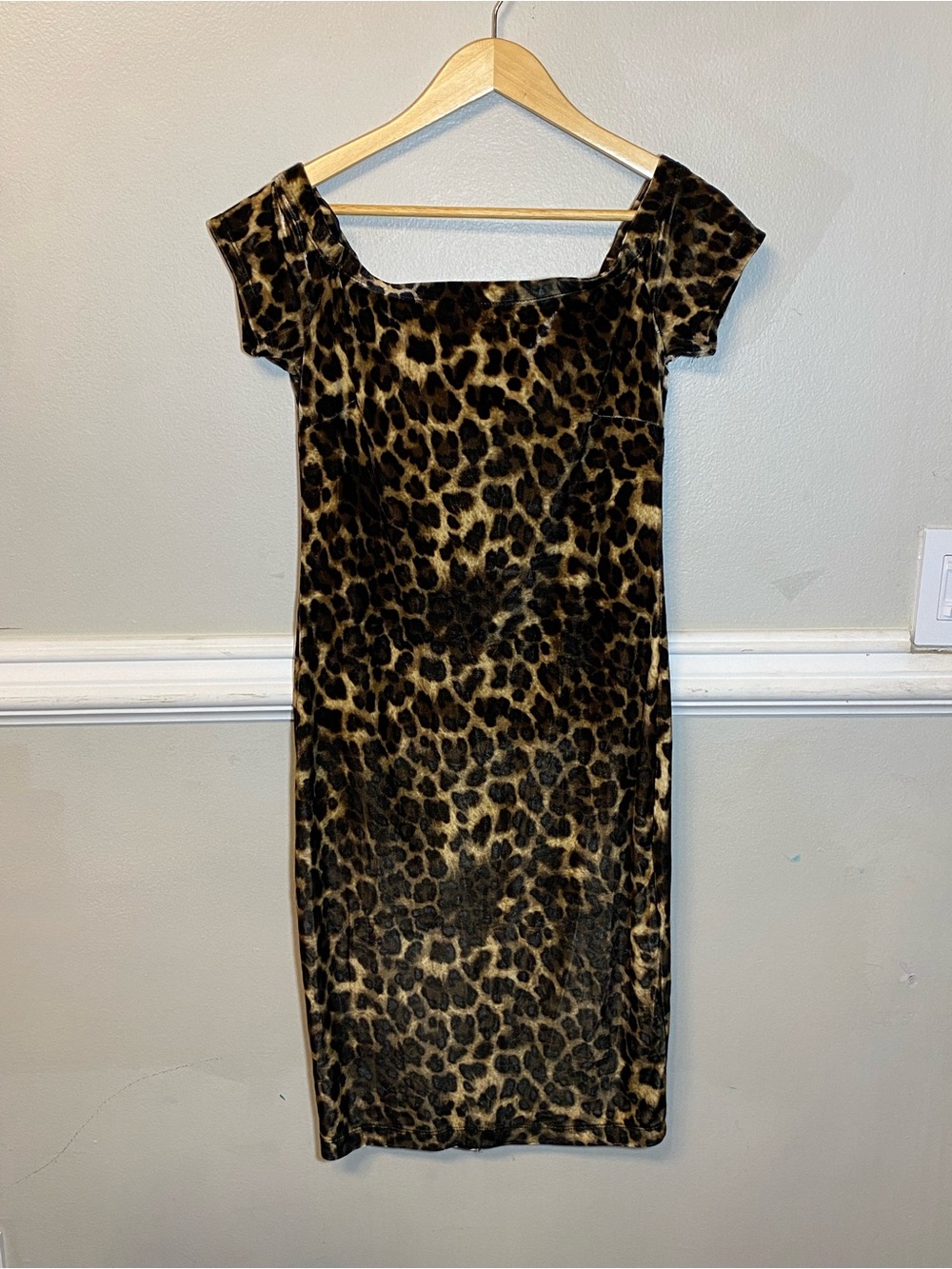 Premier Leopard-Print Off-Shoulder Midi Dress - Brown/Black